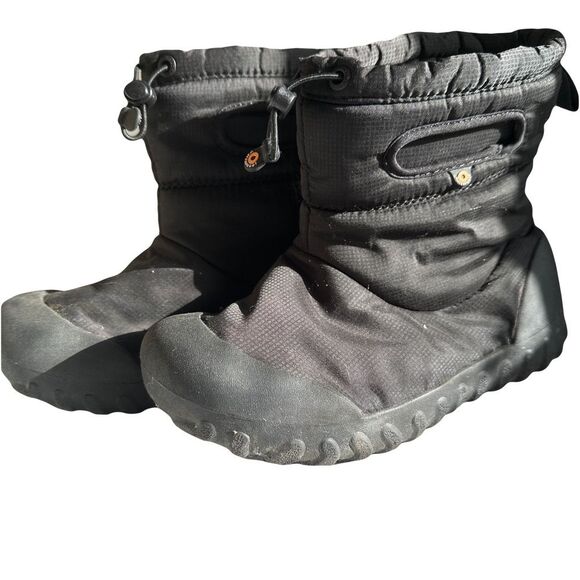 Black BOGS Winter Boots with Insulation and Rubber Sole - Picture 2 of 4